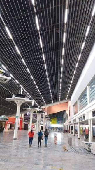 La iluminación del aeropuerto es un avance importante, para lograr el objetivo de habilitar la terminal en el menor tiempo posible, agrego.