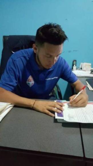 El extremo izquierdo Roberto Jiménez ha renovado su contrato con el Real Juventud de la Liga de Ascenso de Honduras.