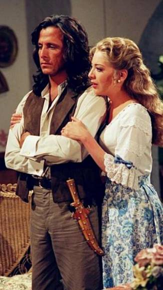 Corazón Salvaje 1993. Los fallecidos actores Edith González y Eduardo Palomo, fueron los protagonistas de este triángulo amoroso entre dos condesas y un marinero en esta exitosa novela mexicana de época.