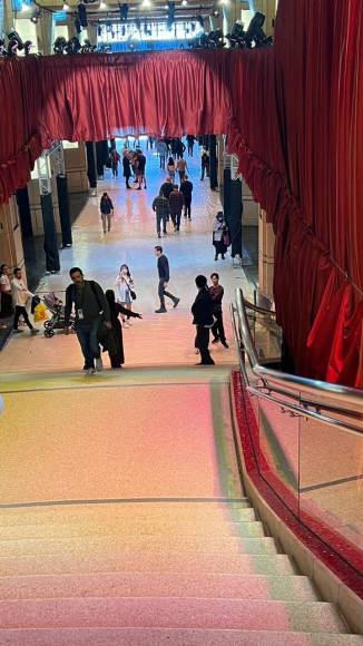 Las fotografías captadas por el lente de LA PRENSA muestran como avanzan los preparativos para la gala. 