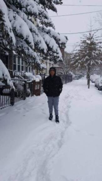 Antonio Tejeda mostró la nieve acumulada tras las fuertes tormentas que han azotado el norte de USA. El Servicio Nacional de Meteorología (NWS) indicó que este miércoles se registrarán 'temperaturas muy frías y vientos gélidos peligrosos' en esta zona.