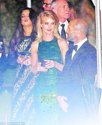 Publican imágenes de Selena Gómez en estado de ebriedad