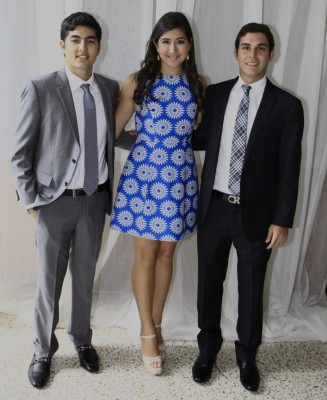 Alumnos de la EIS celebran misa de acción de gracias