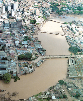 Centroamérica, tierra huracanada y dañada