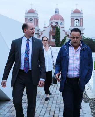 Alcalde recibió en su despacho al cónsul australiano