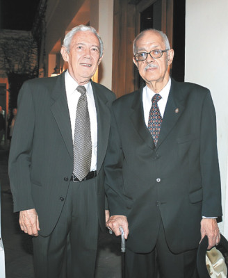 Homenaje a Moisés Becerra