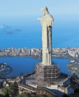 Se mofan del concurso de las Siete Maravillas