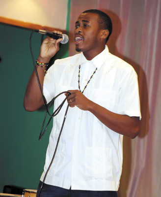 Una noche con la cantante Maya Azucena