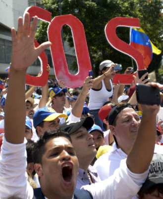 Gobierno venezolano envía a la cárcel al opositor Leopoldo López