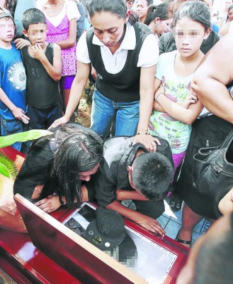 'Mami, me duele. A mi papito ya no lo volveré a ver”: hija de taxista asesinado