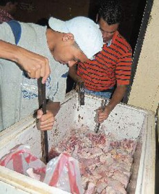 Decomisan pollo en mal estado; temen contaminación