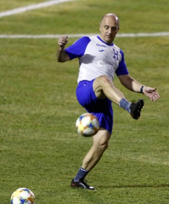 Selección de Honduras entrenó con la vista en Chile