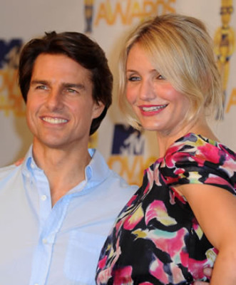 MTV: Sandra Bullock besa a Scarlett Johansson