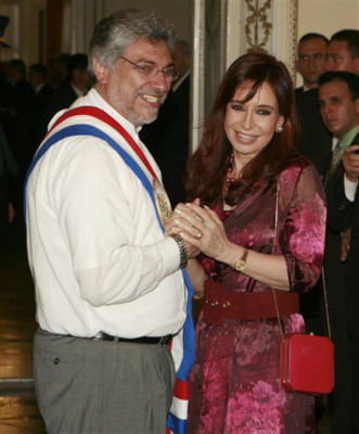 Fernando Lugo toma el mando en Paraguay