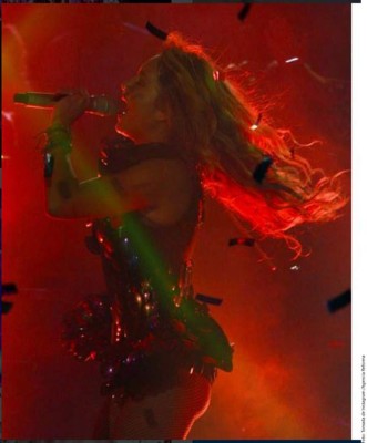 Dosamantes defiende trasero de Paulina  