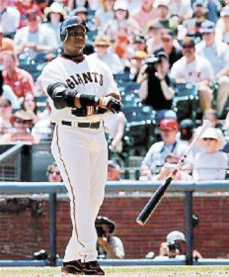 Barry Bonds aún no alcanza a Baby Ruth