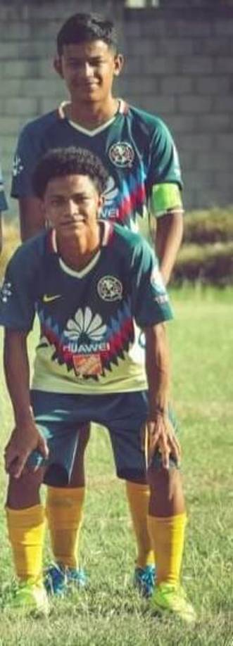 A través de las redes sociales, decenas de amigos de Jonathan mostraron su pesar.