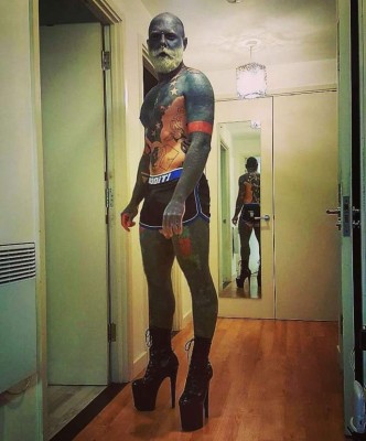 Hombre extirpó sus genitales porque no dejaban apreciar sus tatuajes