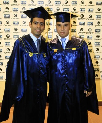 Distinción y aplausos a los nuevos profesionales