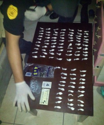 Caen con puntas de supuesta coca