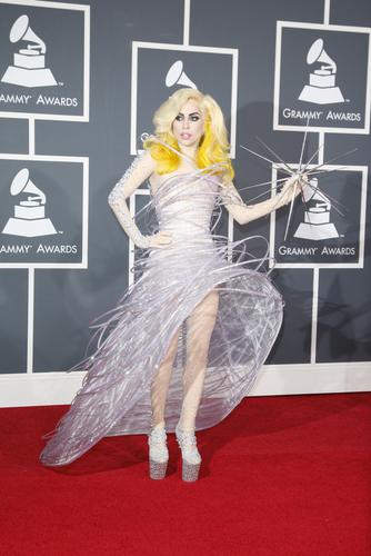 Los 10 diseños más icónicos de Giorgio Armani que marcaron la moda