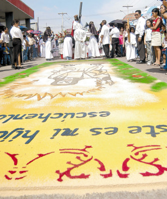 Honduras: Teatro popular aviva fervor en días santos