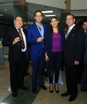 Jorge Bueso Arias es galardonado por Banco del País