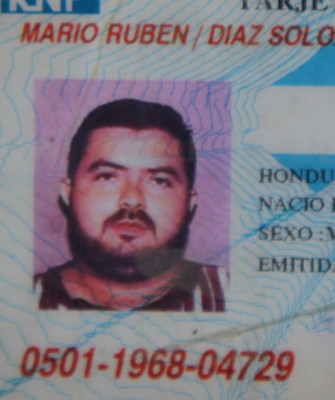 Desde camioneta acribillan a vendedor de carros y a su cliente