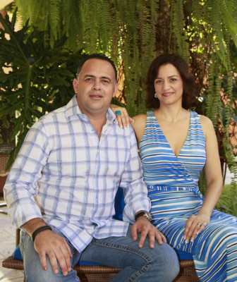 Calidonio y Karen, el matrimonio que le sonríe al cambio