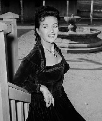 Falleció Yvonne De Carlo, la estrella de 'The Munsters'
