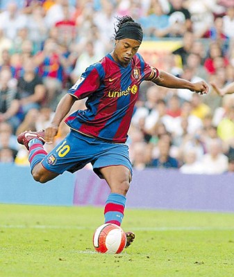 Begiristain:'No olvidemos lo que es Ronaldinho'