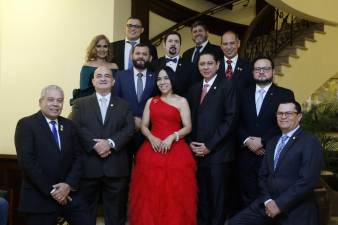 La nueva junta directiva del Club Rotario Usula para el período 2024-2025.