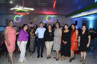 Los docentes celebraron en comunión su fecha festiva, gracias a la UTH.