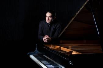 El pianista hondureño Allan Montoya