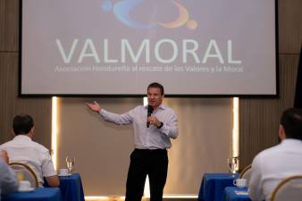 El empresario hondureño Jesús Canahuati durante su disertación en la conferencia “Legado de Bienestar”.