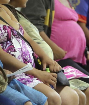 Hay unas 160 embarazadas con zika bajo vigilancia