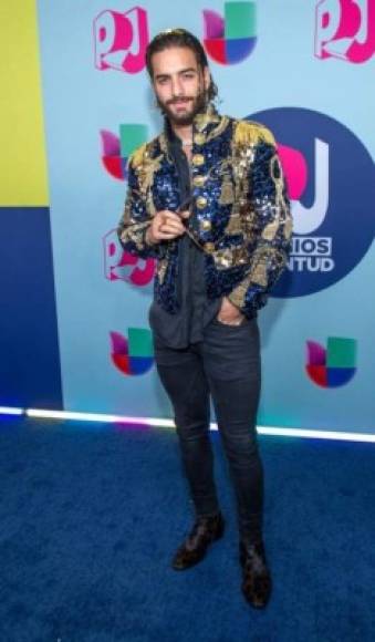 El estrambótico look de Maluma fue uno de los más comentados en redes sociales.
