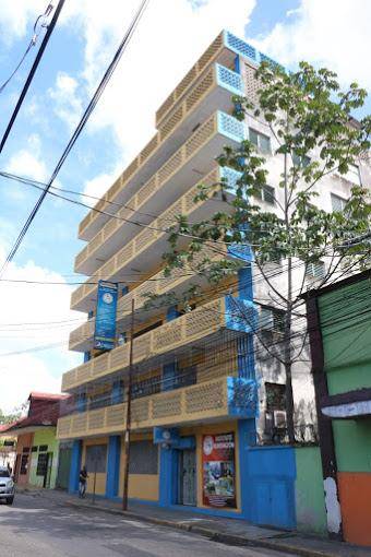 Cerramos este listado con el Instituto Privado Renovación. Su popularidad se debió a que es uno de los pocos colegios que ofrece educación nocturna en San Pedro Sula. 