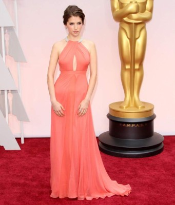 Coral, el tono de la armonía femenina