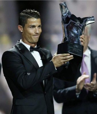 Cristiano Ronaldo logra el premio al Mejor Jugador de la UEFA