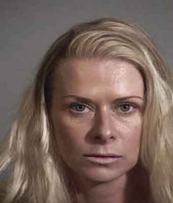 Sexy fotógrafa es acusada de violar a tres jugadores de fútbol