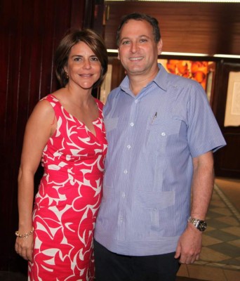 Dicha por los 83 años de la dama Julia Larach