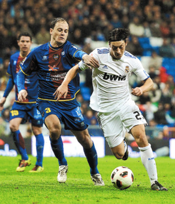 Real Madrid acorta distancias con el Barcelona