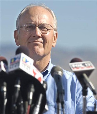 Renuncia senador republicano en medio de escándalo sexual