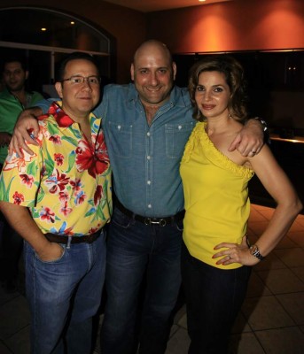 Estefanía Marinakys y Juan Carlos Guzman se casan el sábado