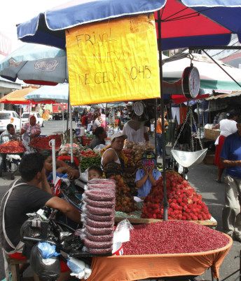 Dolarización en El Salvador cumple 13 años con exiguos resultados