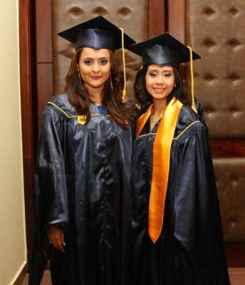 Aplausos por los graduados de la Universidad de San Pedro Sula