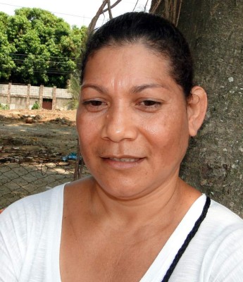 Alumnos de colegio ya no recibirán clases en galeras y al pie de los árboles