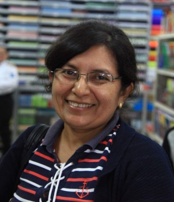 Entre L400 y L700 gastan padres en compras de útiles