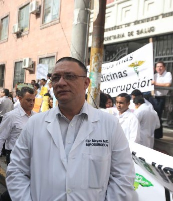 Colegio Médico pide considerar emergencia ante virus del Zika